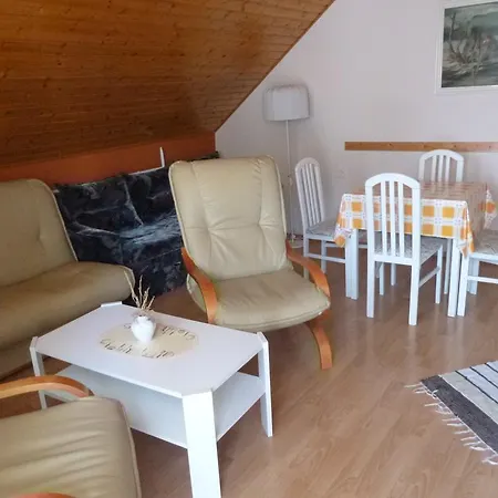 아파트 Zsuzsa Apartman *