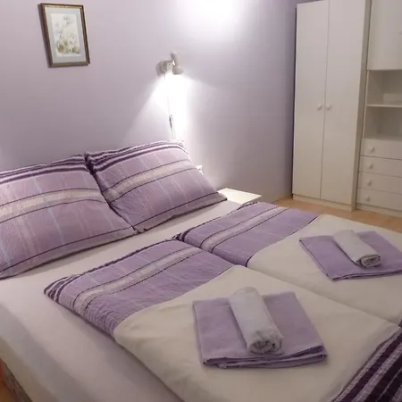 아파트 Zsuzsa Apartman *